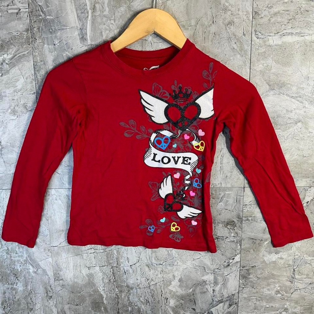 Red‎ long sleeve graphic tee with heart and angel wings design Kids Medium 7-8
